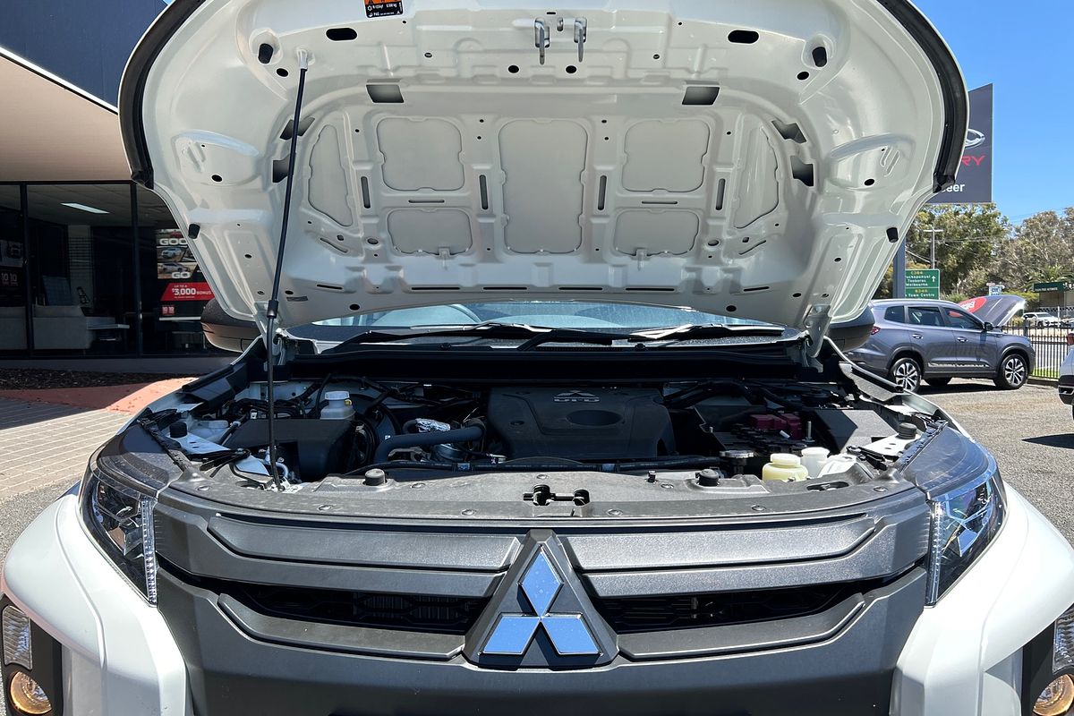 2023 Mitsubishi Triton GLX MR 4X4
