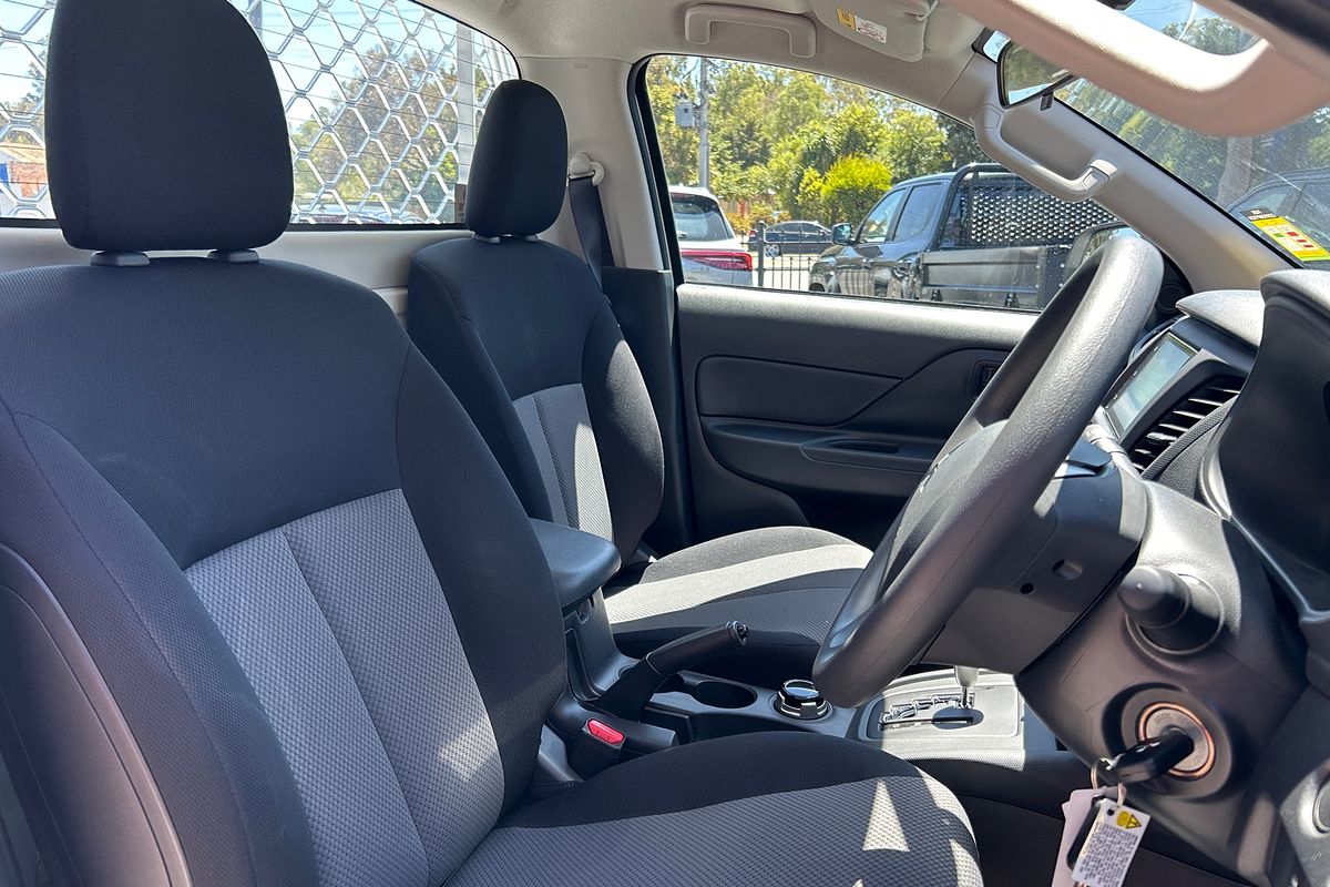 2023 Mitsubishi Triton GLX MR 4X4