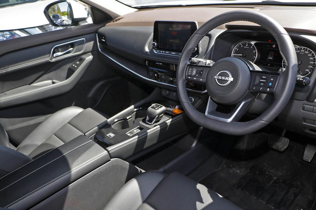 2024 Nissan X-TRAIL ST-L T33