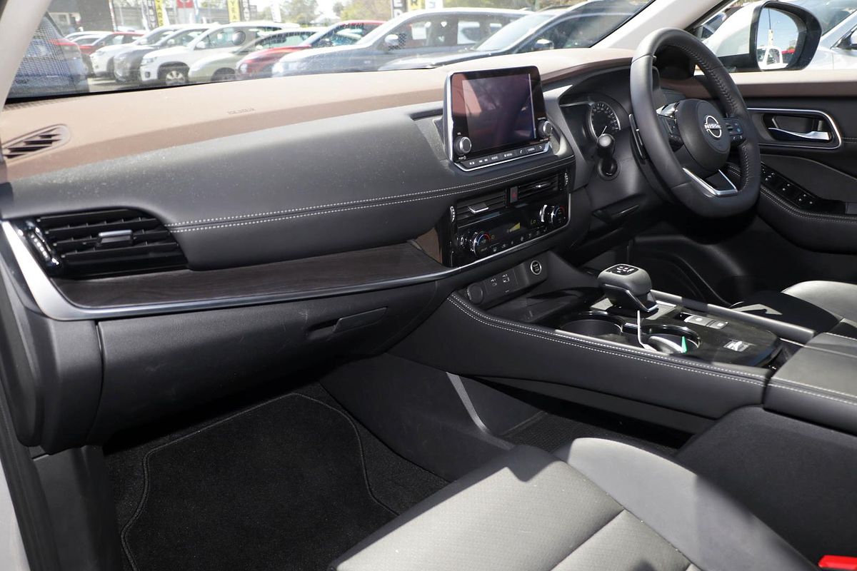 2024 Nissan X-TRAIL ST-L T33