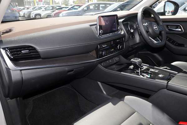 2024 Nissan X-TRAIL ST-L T33