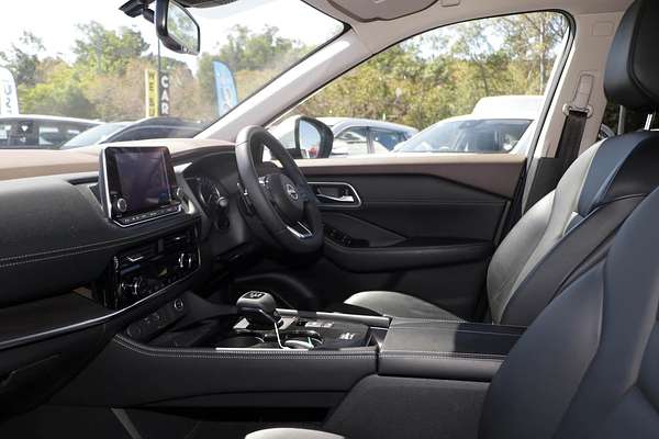 2024 Nissan X-TRAIL ST-L T33