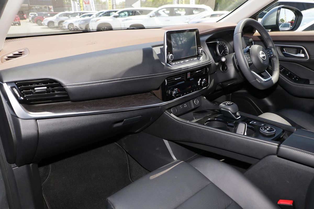 2024 Nissan X-TRAIL ST-L T33