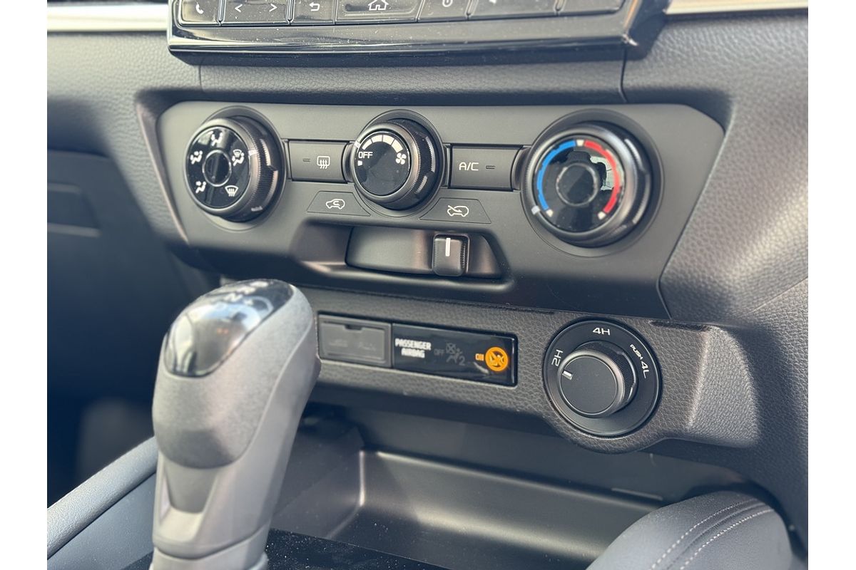 Mazda BT-50 F 6AUTO 3.0L DUAL CAB PICKUP XT 4X4