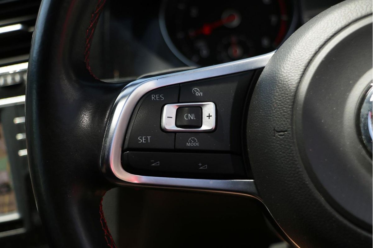 2015 Volkswagen Golf GTI 7