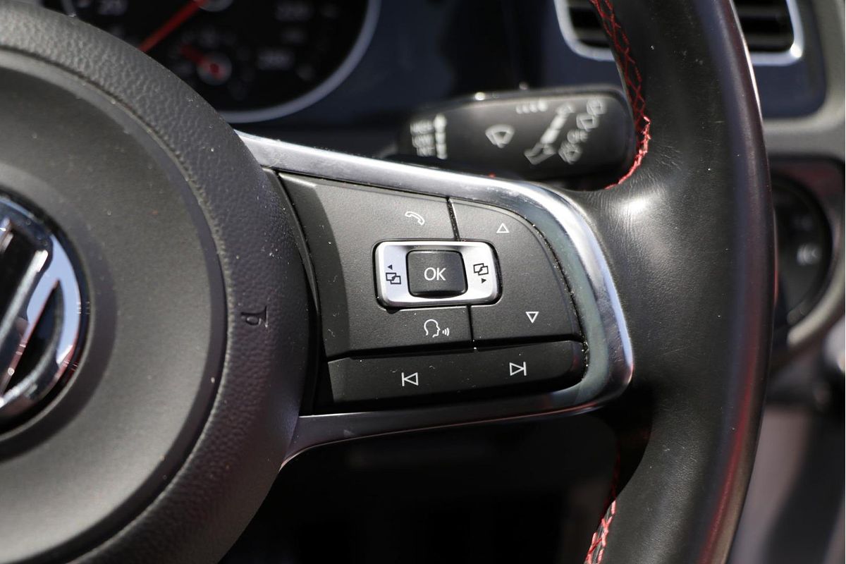 2015 Volkswagen Golf GTI 7