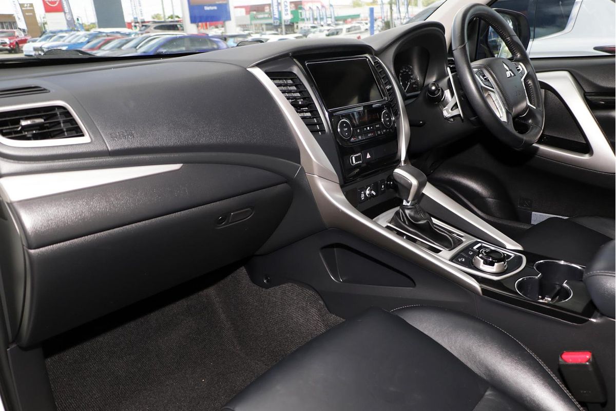 2017 Mitsubishi Pajero Sport GLS QE