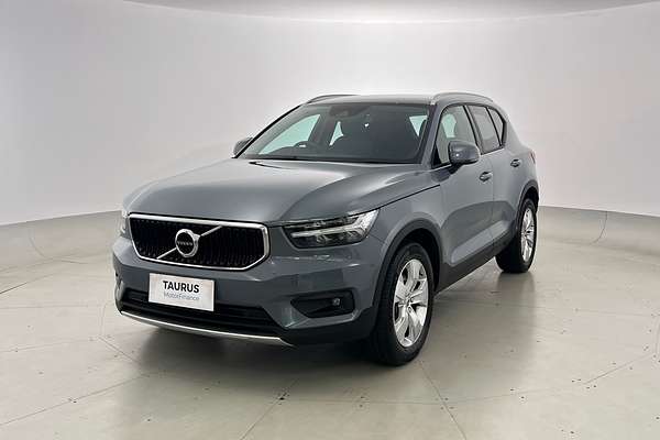 2021 Volvo XC40 T4 Momentum