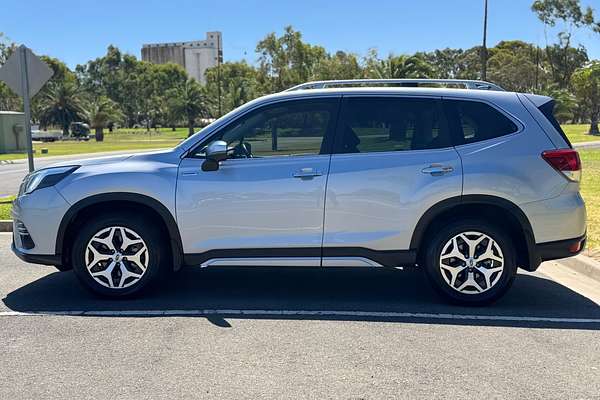 2023 Subaru Forester Hybrid L S5