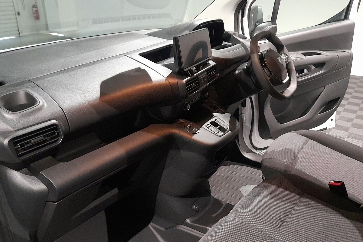 2024 Peugeot Partner Pro K9 LWB