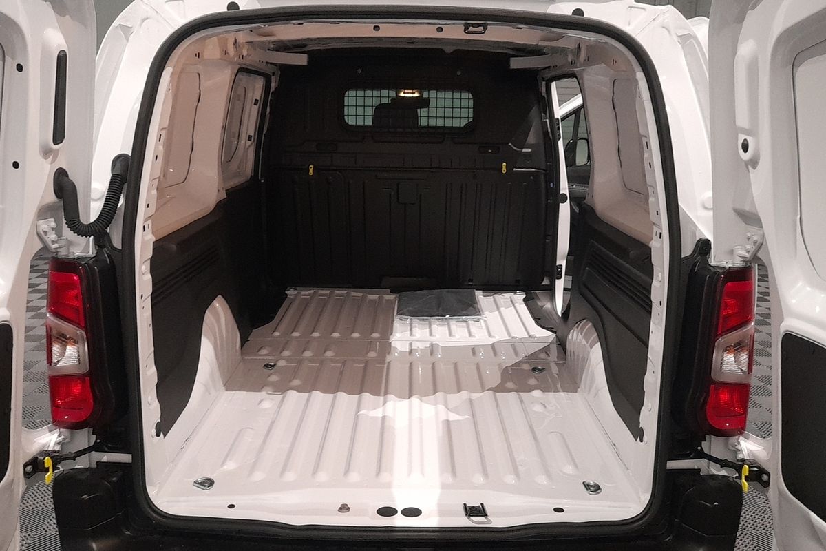2024 Peugeot Partner Pro K9 LWB