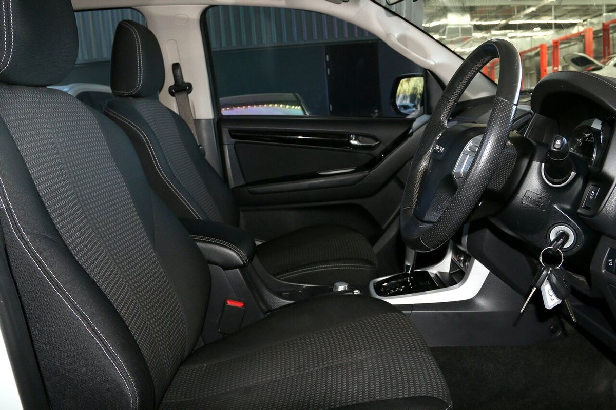 2021 Isuzu MU-X LS-M