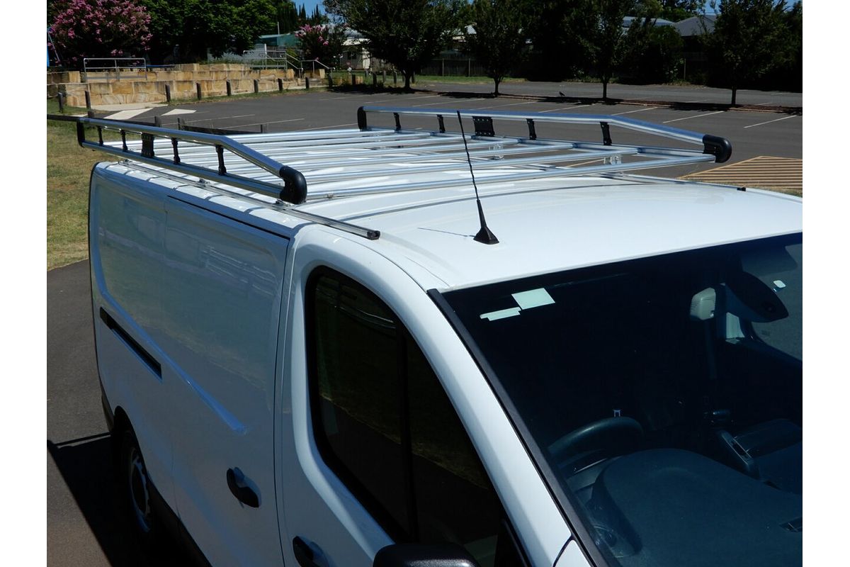 2020 Mitsubishi Express GLX SN LWB