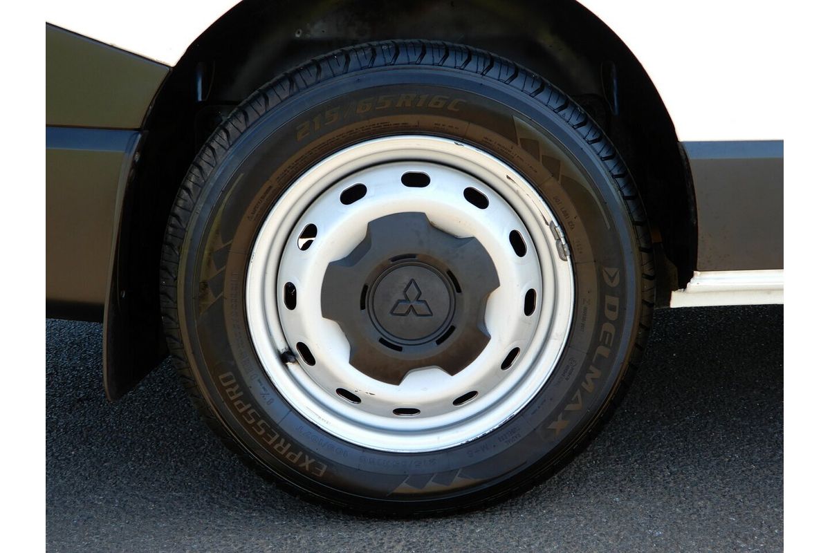 2020 Mitsubishi Express GLX SN LWB