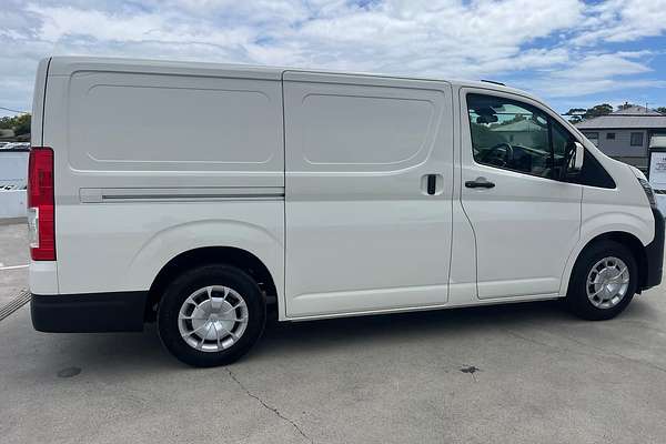 2022 Toyota Hiace GDH300R LWB