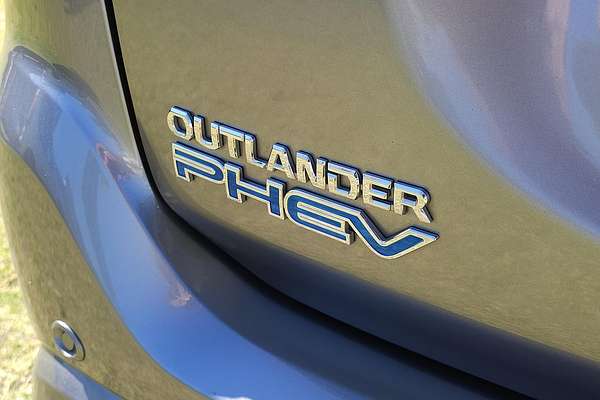 2018 Mitsubishi Outlander PHEV Exceed ZK