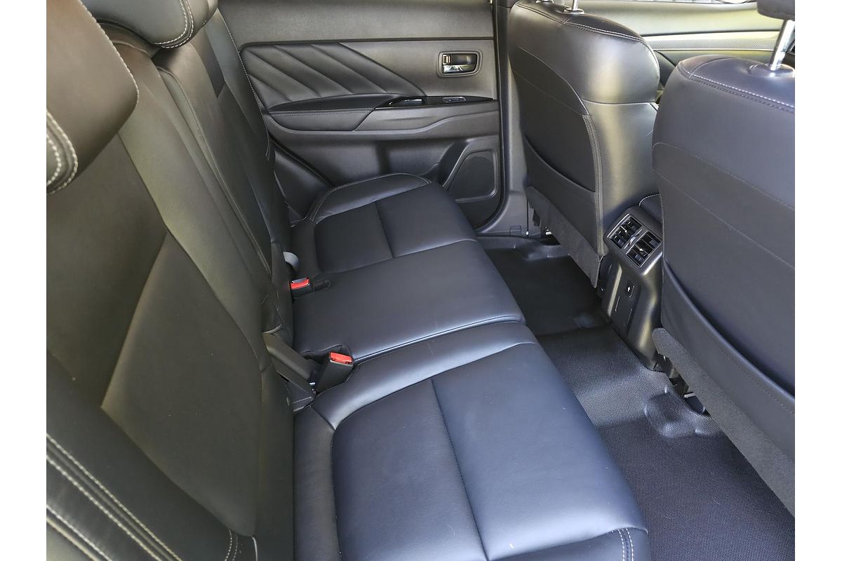 2018 Mitsubishi Outlander PHEV Exceed ZK