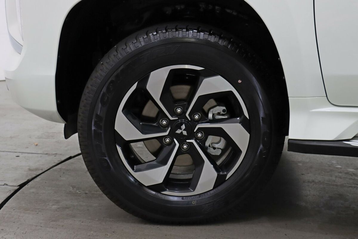 2024 Mitsubishi Pajero Sport GLS QG