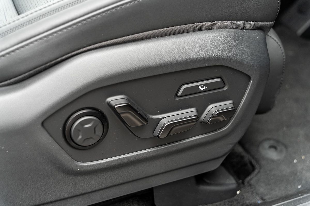2025 Hyundai Santa Fe Hybrid Calligraphy MX5.V1