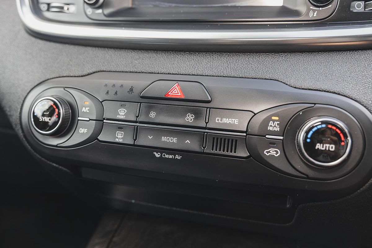 2017 Kia Sorento SLi UM