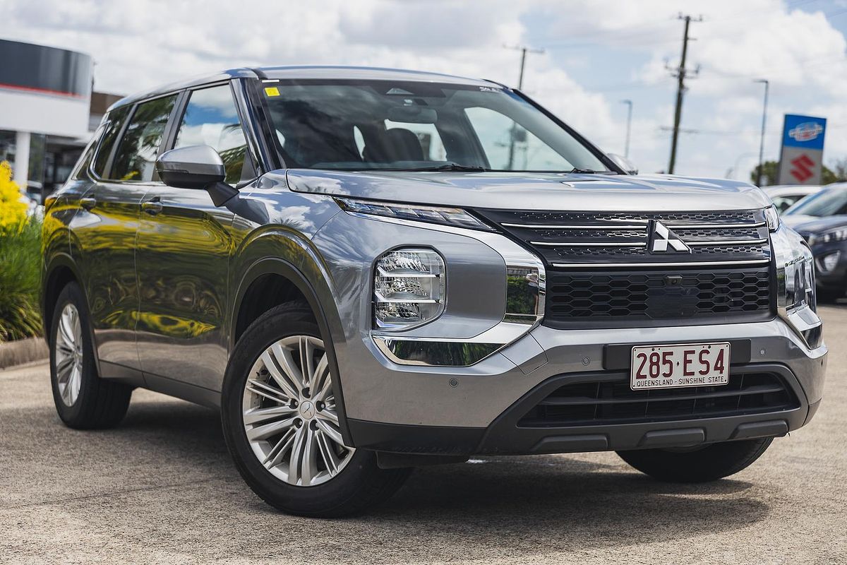 2022 Mitsubishi Outlander ES ZM