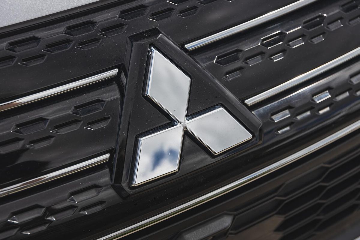 2022 Mitsubishi Outlander ES ZM