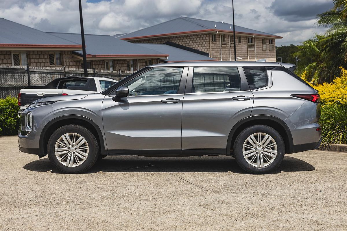2022 Mitsubishi Outlander ES ZM