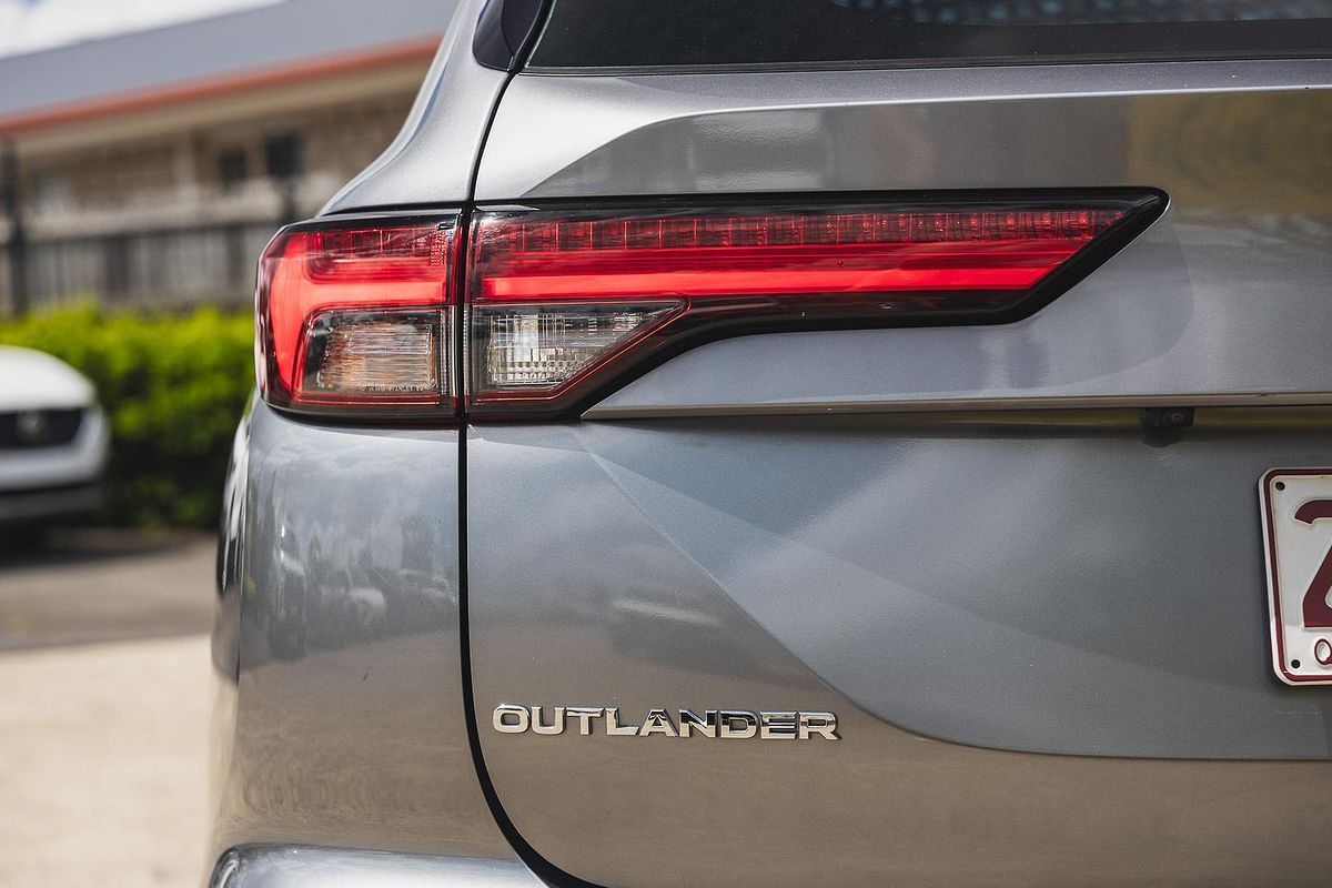 2022 Mitsubishi Outlander ES ZM