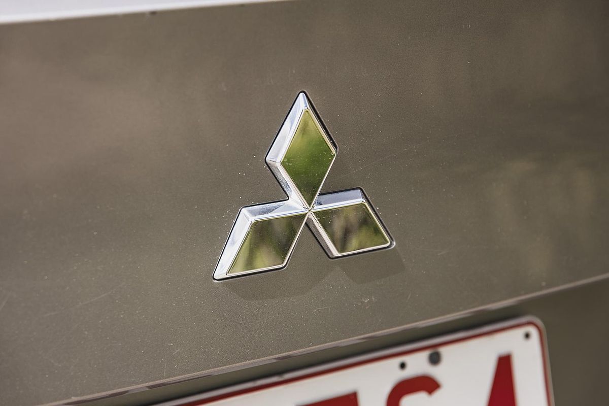 2022 Mitsubishi Outlander ES ZM