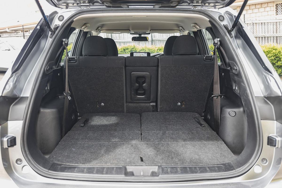 2022 Mitsubishi Outlander ES ZM