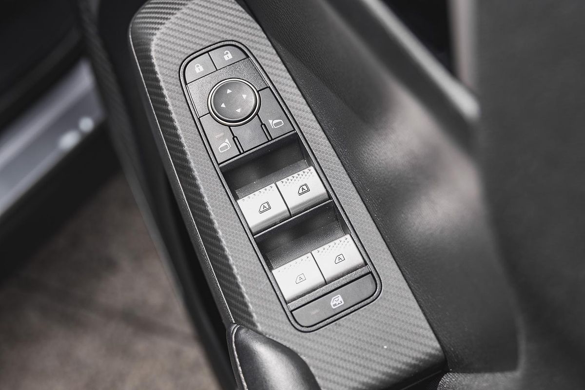 2022 Mitsubishi Outlander ES ZM