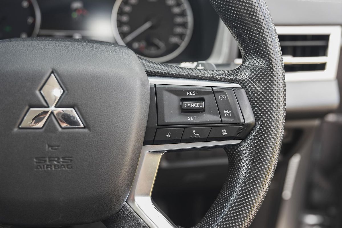 2022 Mitsubishi Outlander ES ZM