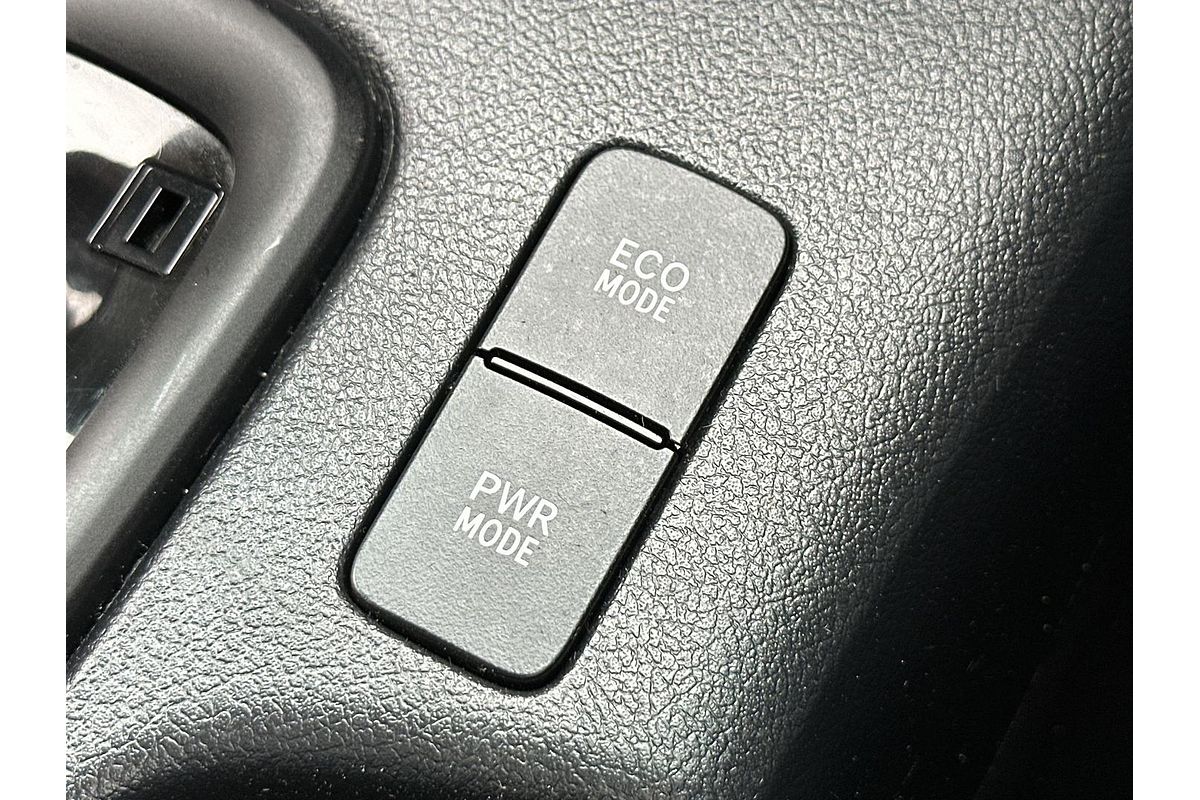 2019 Toyota Hilux SR GUN126R 4X4