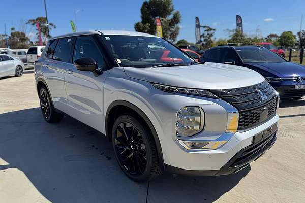 2024 Mitsubishi Outlander Black Edition ZM