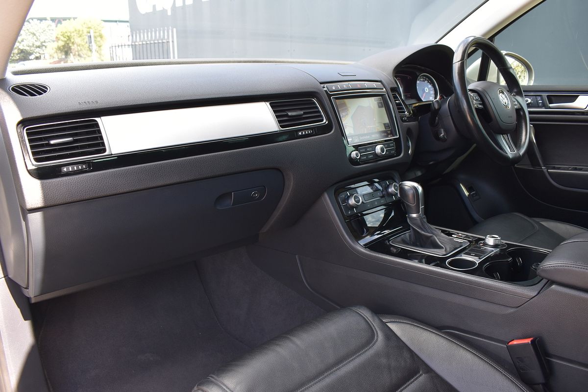 2016 Volkswagen Touareg 150TDI Element 7P