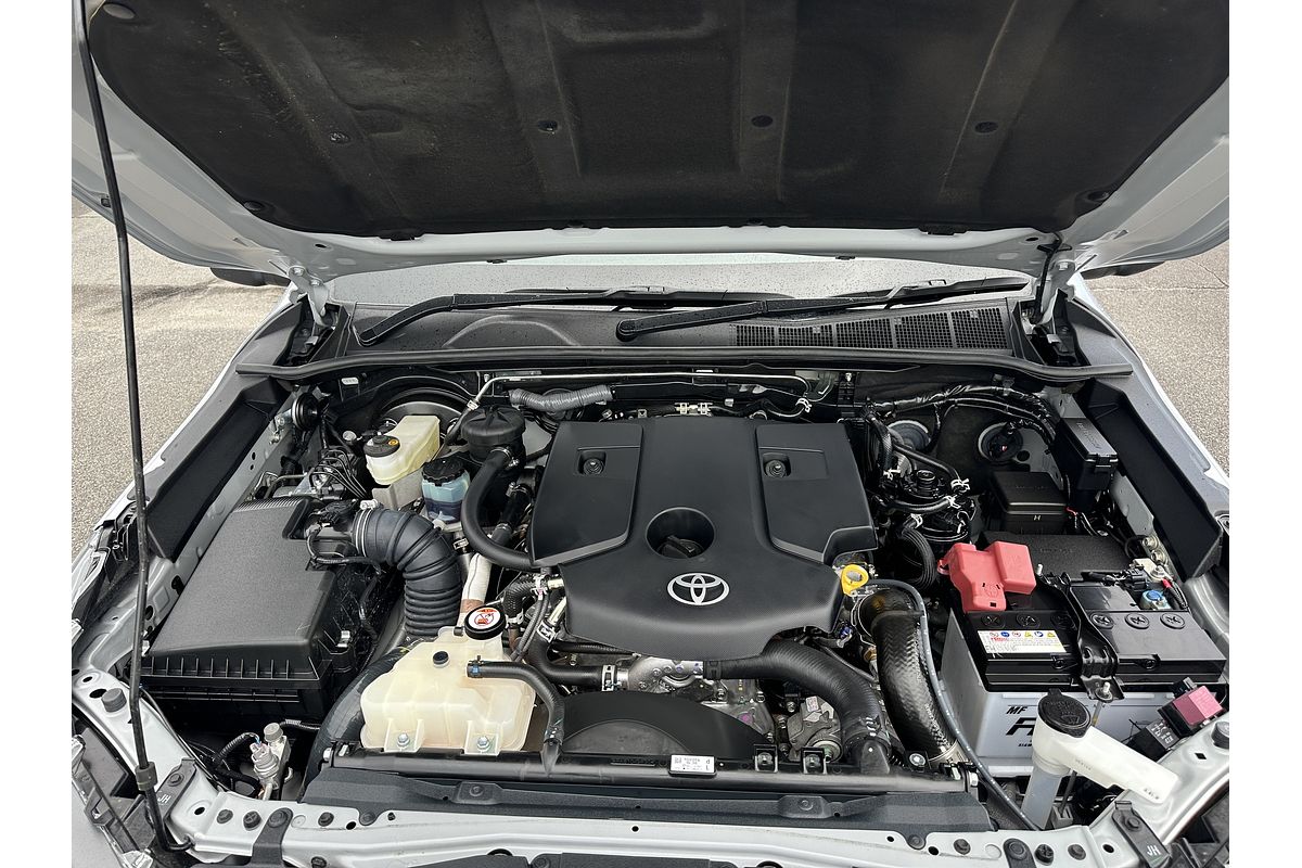 2024 Toyota Hilux SR 48V GUN126R 4X4