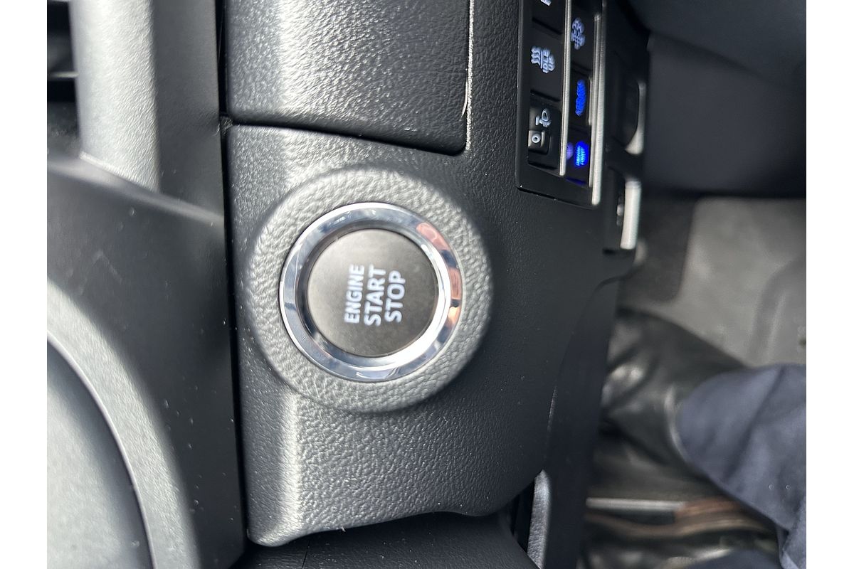 2024 Toyota Hilux SR 48V GUN126R 4X4