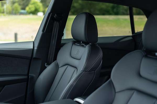 2025 Audi Q8 55 TFSI S line F1