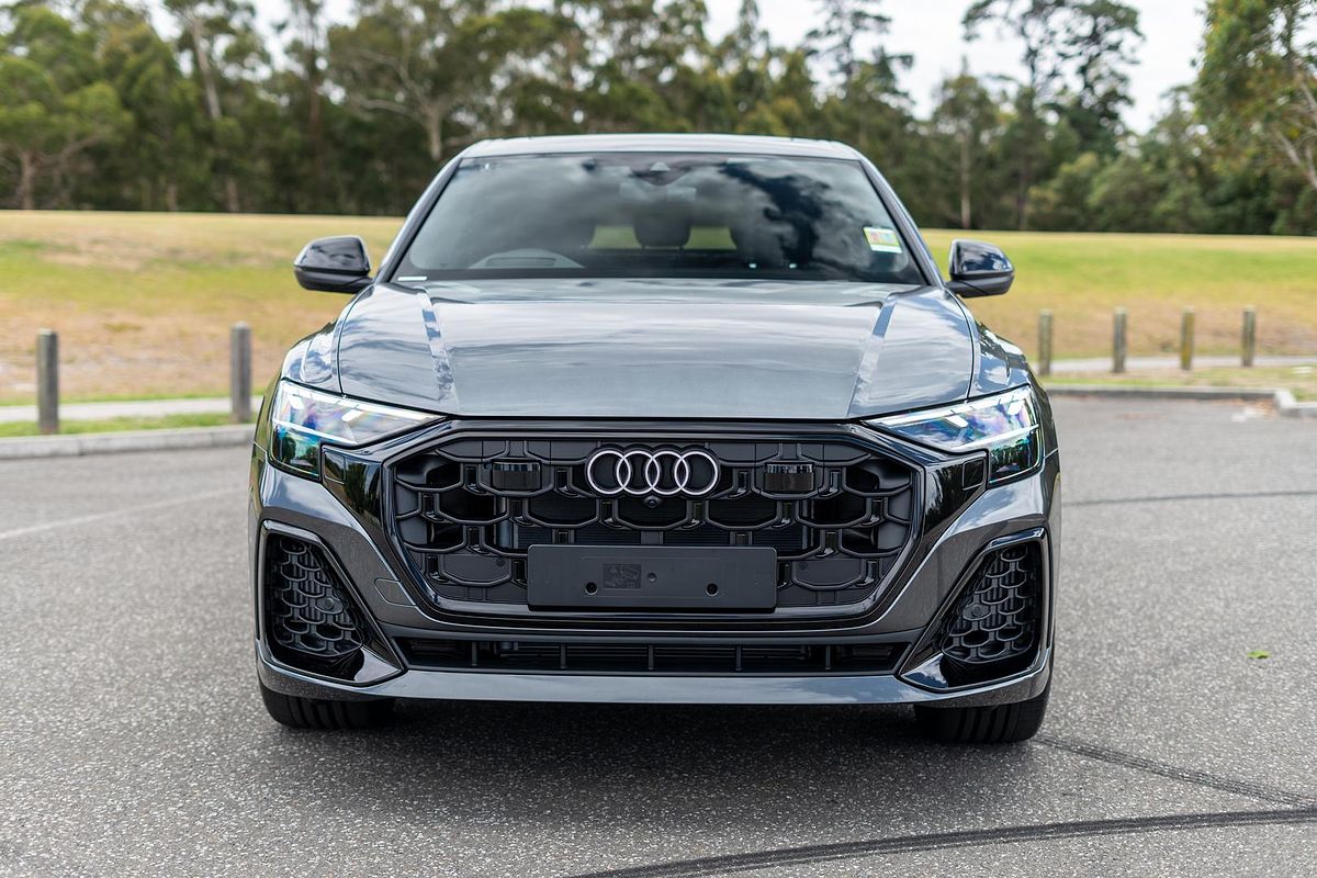 2025 Audi Q8 55 TFSI S line F1