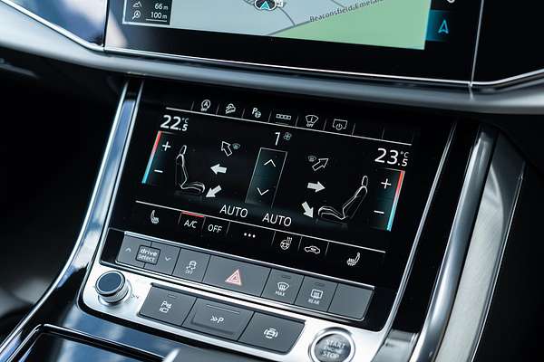 2025 Audi Q8 55 TFSI S line F1