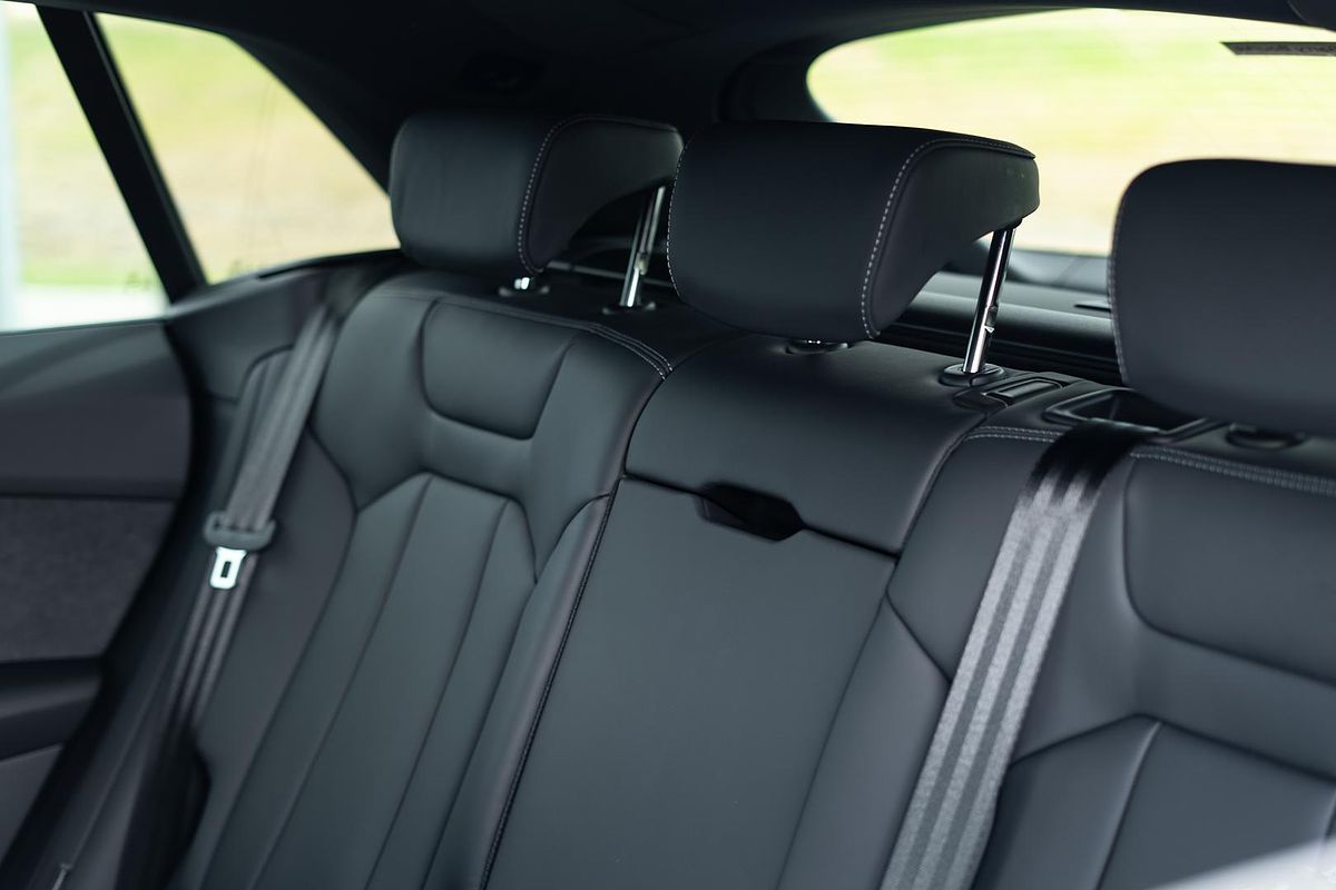 2025 Audi Q8 55 TFSI S line F1