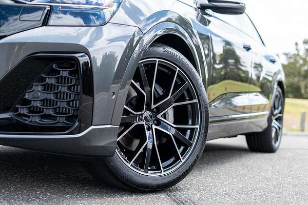 2025 Audi Q8 55 TFSI S line F1