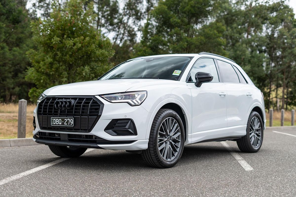 2024 Audi Q3 35 TFSI Dynamic Black F3