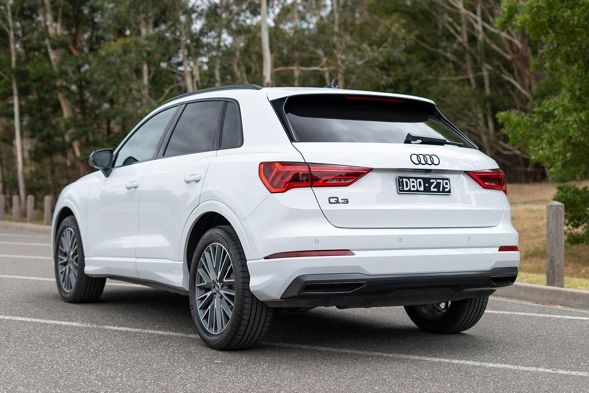 2024 Audi Q3 35 TFSI Dynamic Black F3