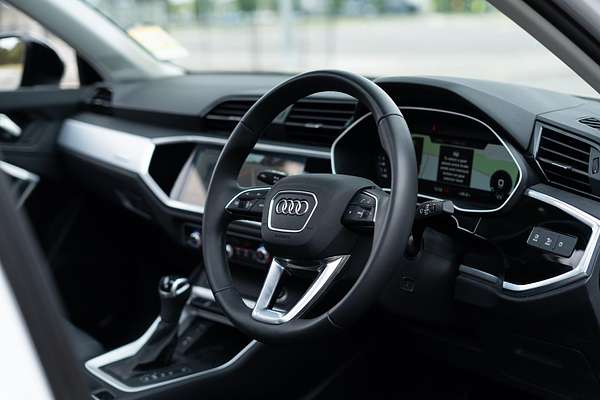 2024 Audi Q3 35 TFSI Dynamic Black F3