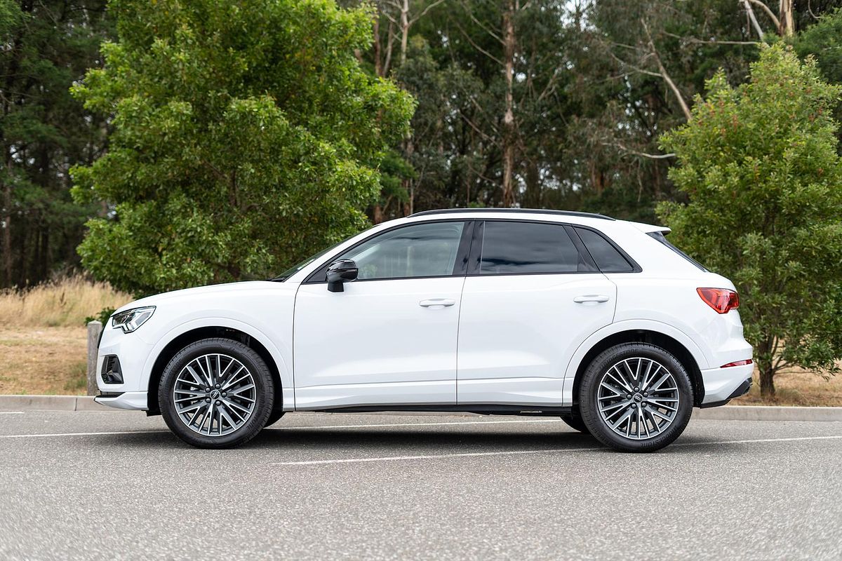 2024 Audi Q3 35 TFSI Dynamic Black F3