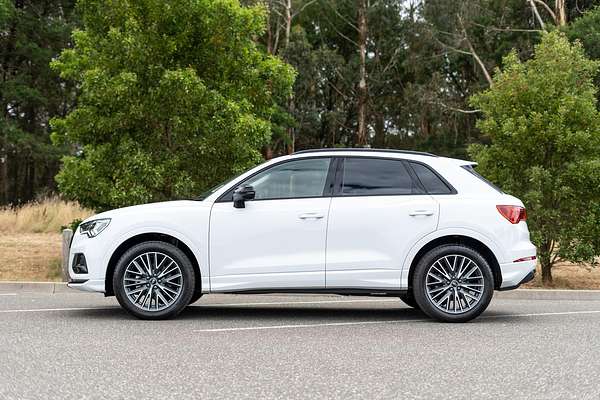 2024 Audi Q3 35 TFSI Dynamic Black F3