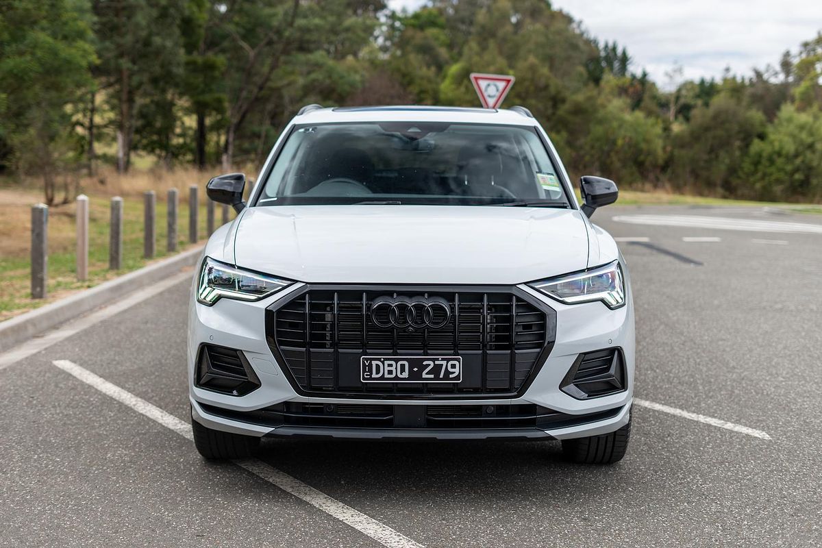 2024 Audi Q3 35 TFSI Dynamic Black F3