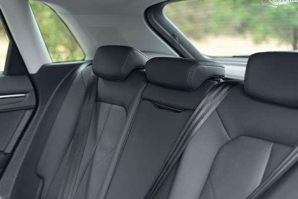 2024 Audi Q3 35 TFSI Dynamic Black F3