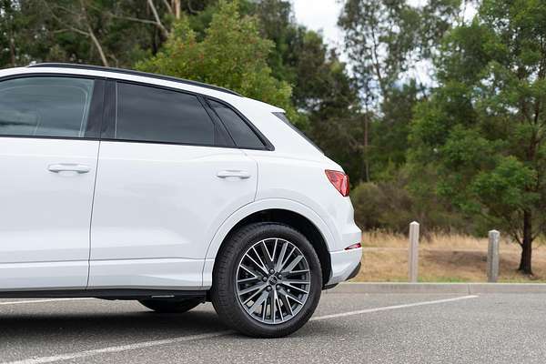 2024 Audi Q3 35 TFSI Dynamic Black F3